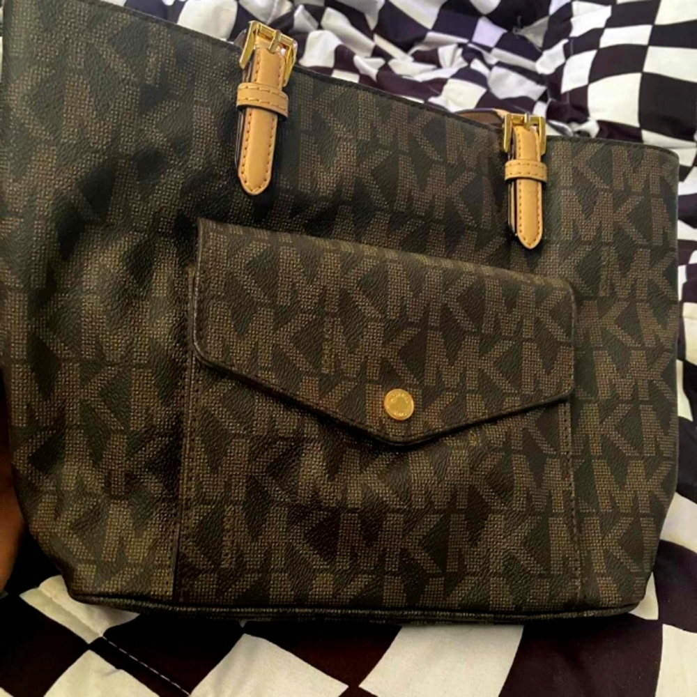 MK PURSE